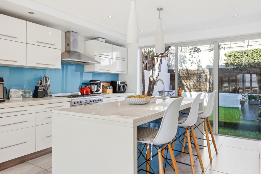 3 Bedroom Property for Sale in Vredehoek Western Cape